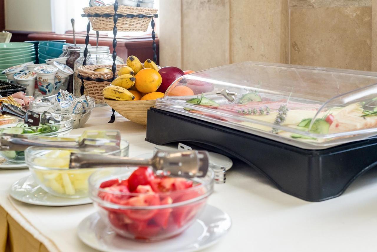 Regia Panzio Bed & Breakfast Halaszi Bagian luar foto