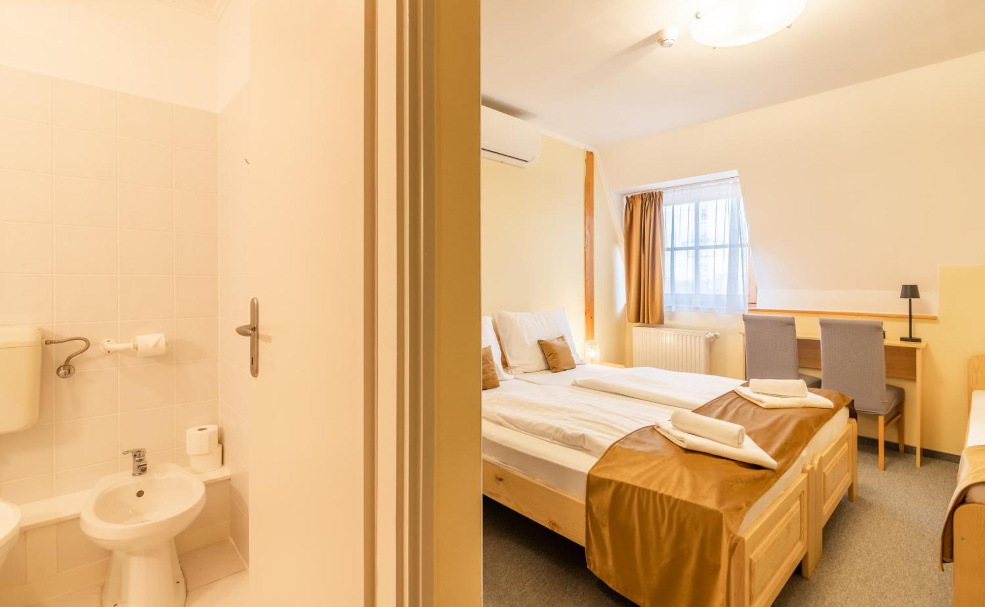 Regia Panzio Bed & Breakfast Halaszi Bagian luar foto