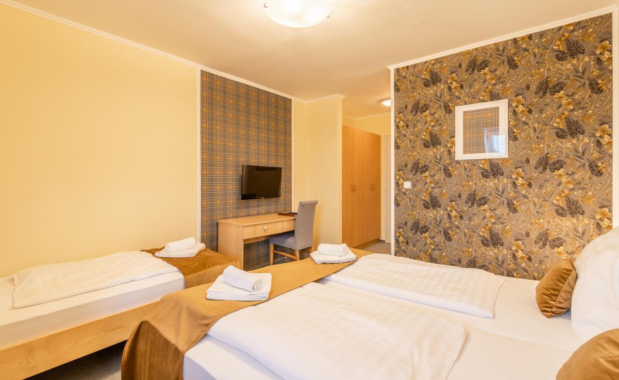 Regia Panzio Bed & Breakfast Halaszi Bagian luar foto