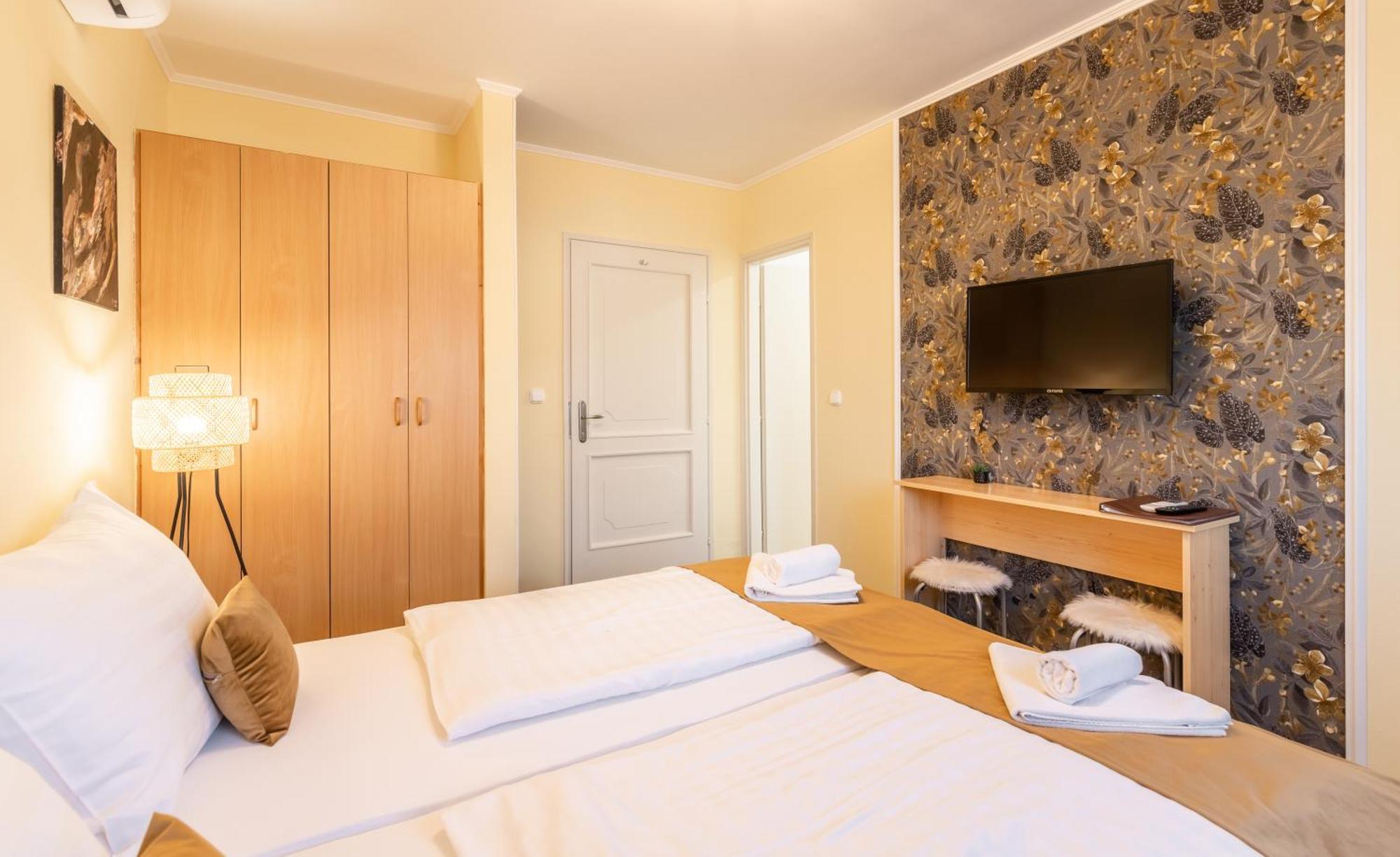 Regia Panzio Bed & Breakfast Halaszi Bagian luar foto