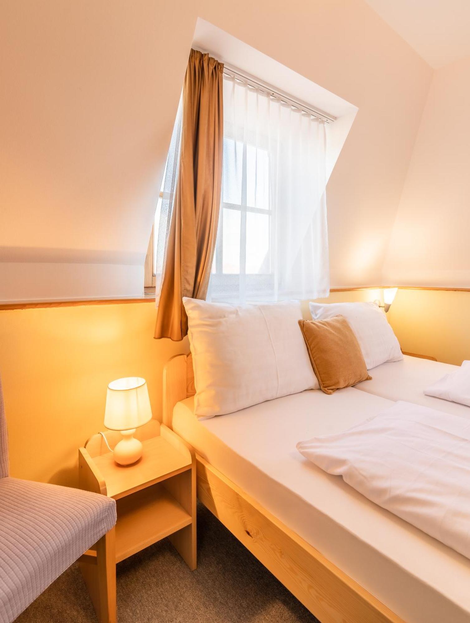 Regia Panzio Bed & Breakfast Halaszi Bagian luar foto