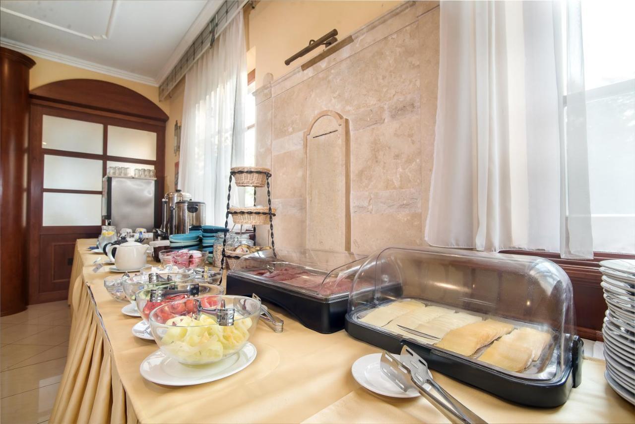 Regia Panzio Bed & Breakfast Halaszi Bagian luar foto